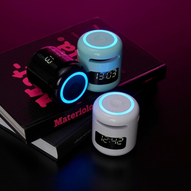 Caixa de Som Multimídia com Relógio Despertador: Uma Fusão de Estilo e Tecnologia